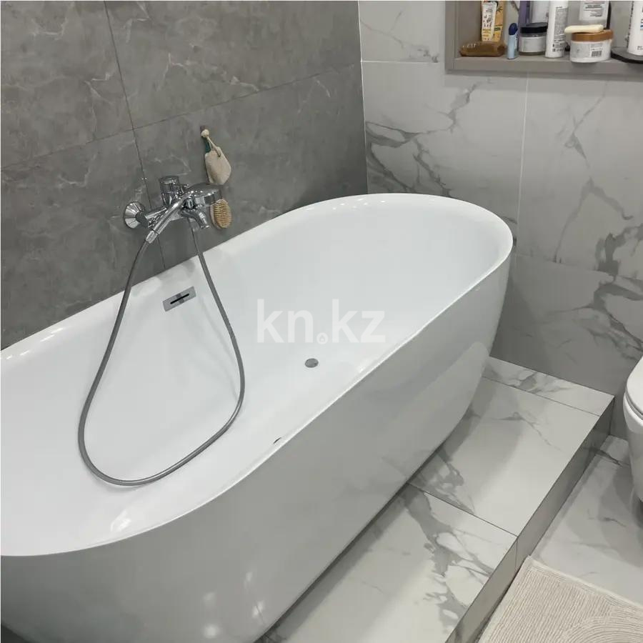 Продажа 2-комнатной квартиры, 74 м², ул. Керей, Жанибек хандар, дом  42 в Астане - фото 3