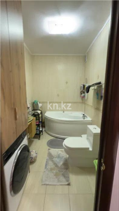 Продажа 2-комнатной квартиры, 87 м², пр. Аль-Фараби, дом  17/4б в Алматы - фото 4