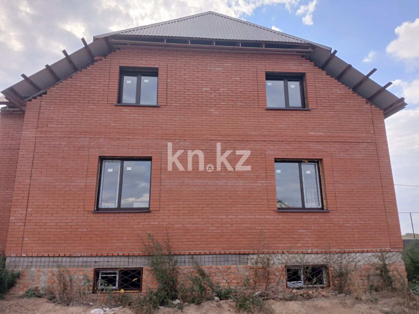 Продажа 5-комнатного дома, 378 м² в Уральске - фото 3