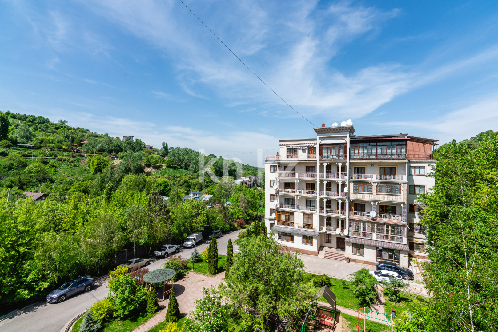 Продажа 4-комнатной квартиры, 132 м² в Алматы