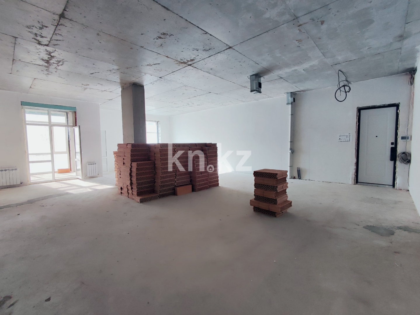 Продажа 2-комнатной квартиры, 91.5 м², ул. Аманжолова, дом  100 в Караганде - фото 5