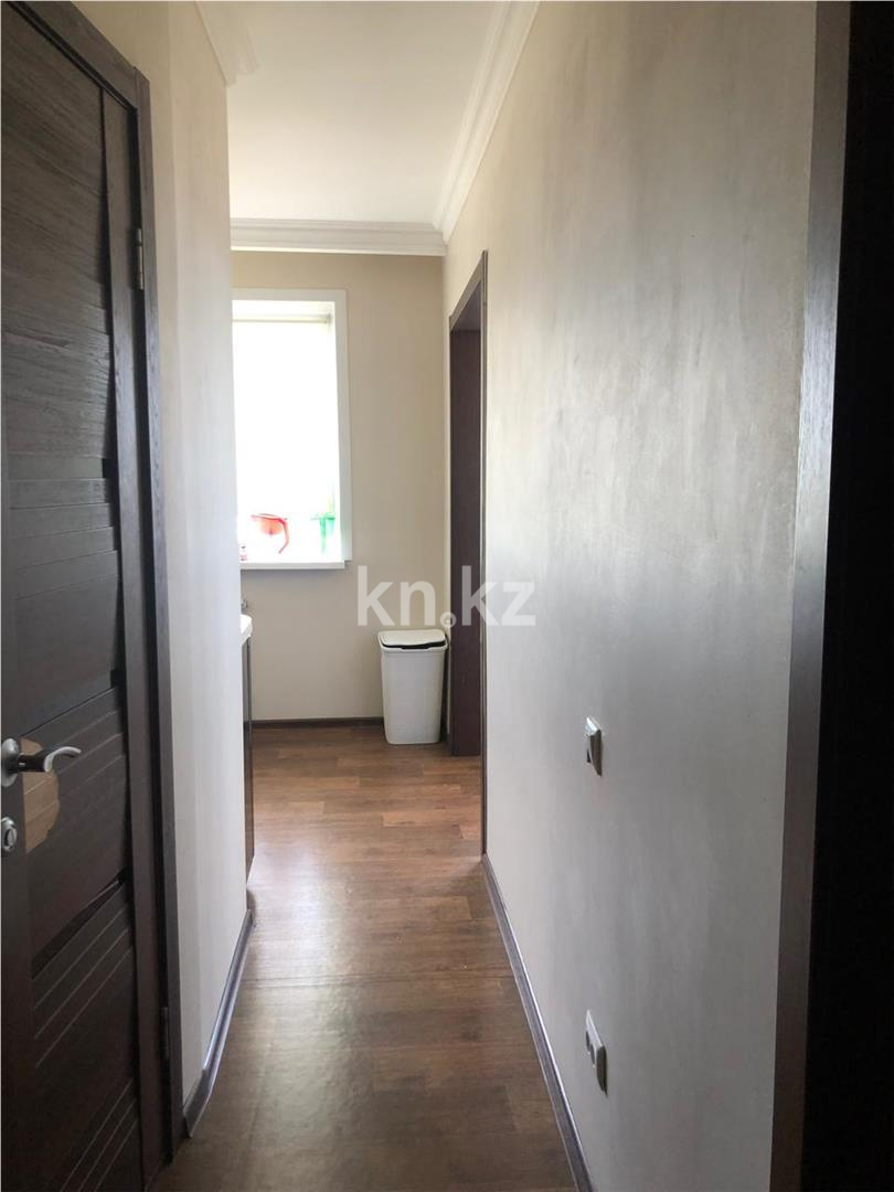 Продажа 5-комнатной квартиры, 75 м², 2 кв-л, дом  24 в Караганде - фото 12