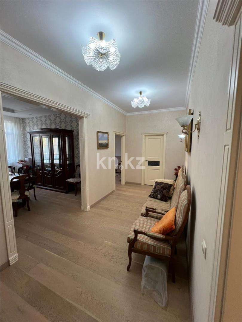 Продажа 4-комнатной квартиры, 188 м², ул. Аманжолова в Караганде - фото 11