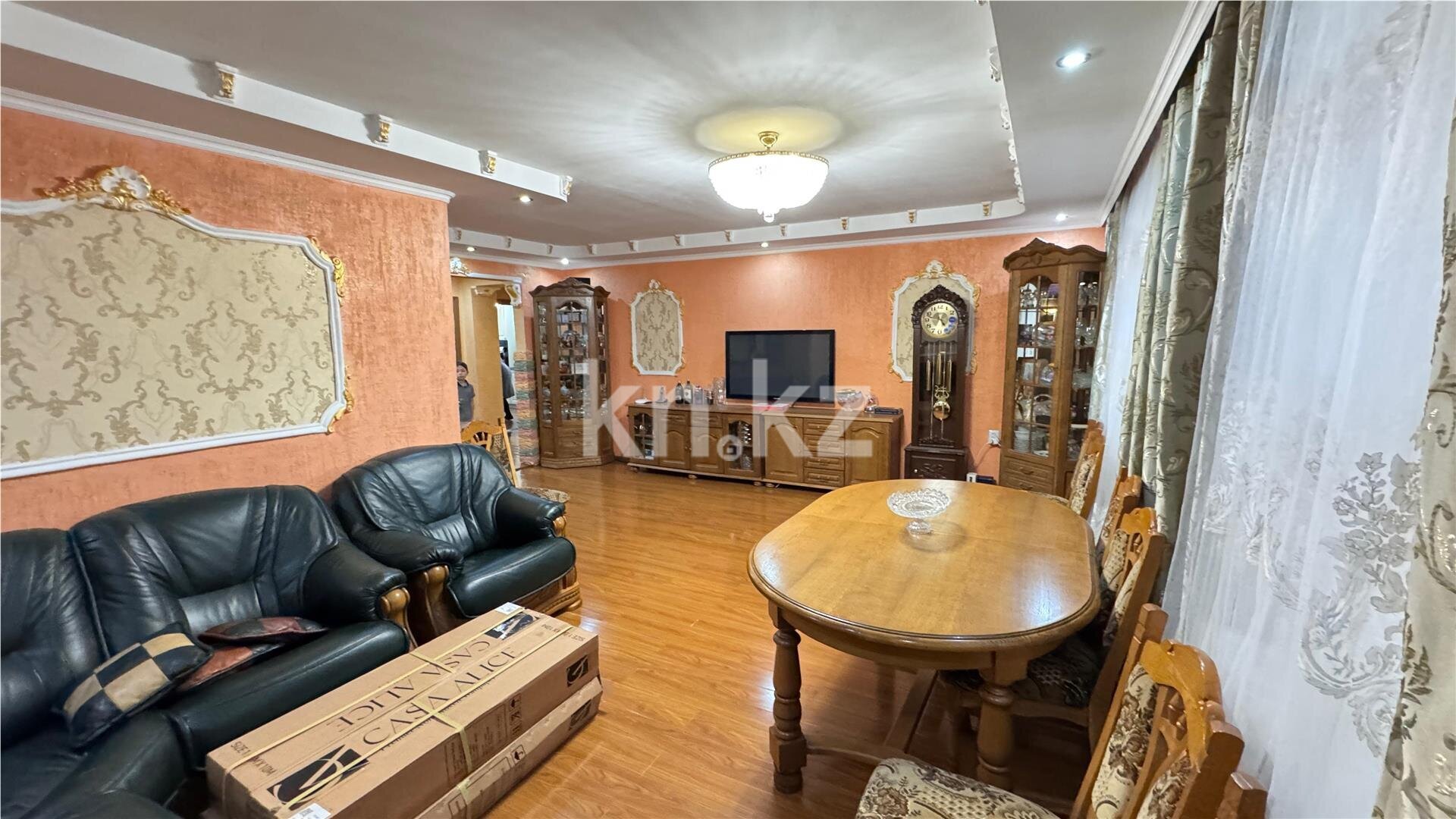 Продажа 4-комнатной квартиры, 97 м² в Караганде