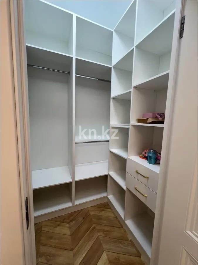 Продажа 3-комнатной квартиры, 64 м², ул. Е-882, дом  15 в Астане - фото 4