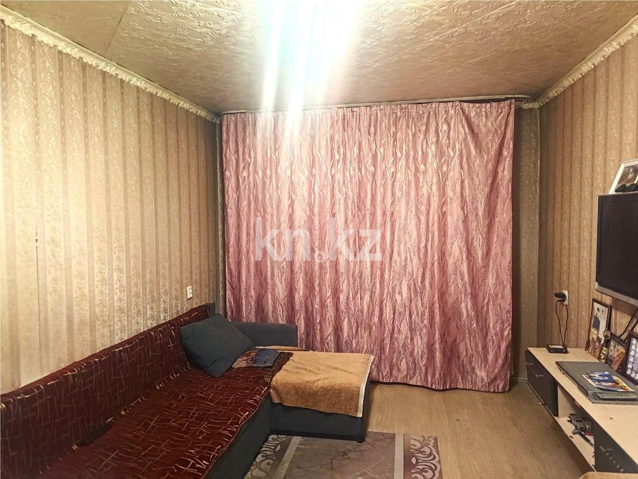 Продажа 2-комнатной квартиры, 43 м², мкр-н 18, дом  18 в Караганде - фото 2