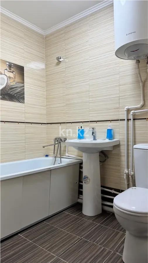 Продажа 2-комнатной квартиры, 42 м², мкр-н 16, дом  22 в Караганде - фото 4