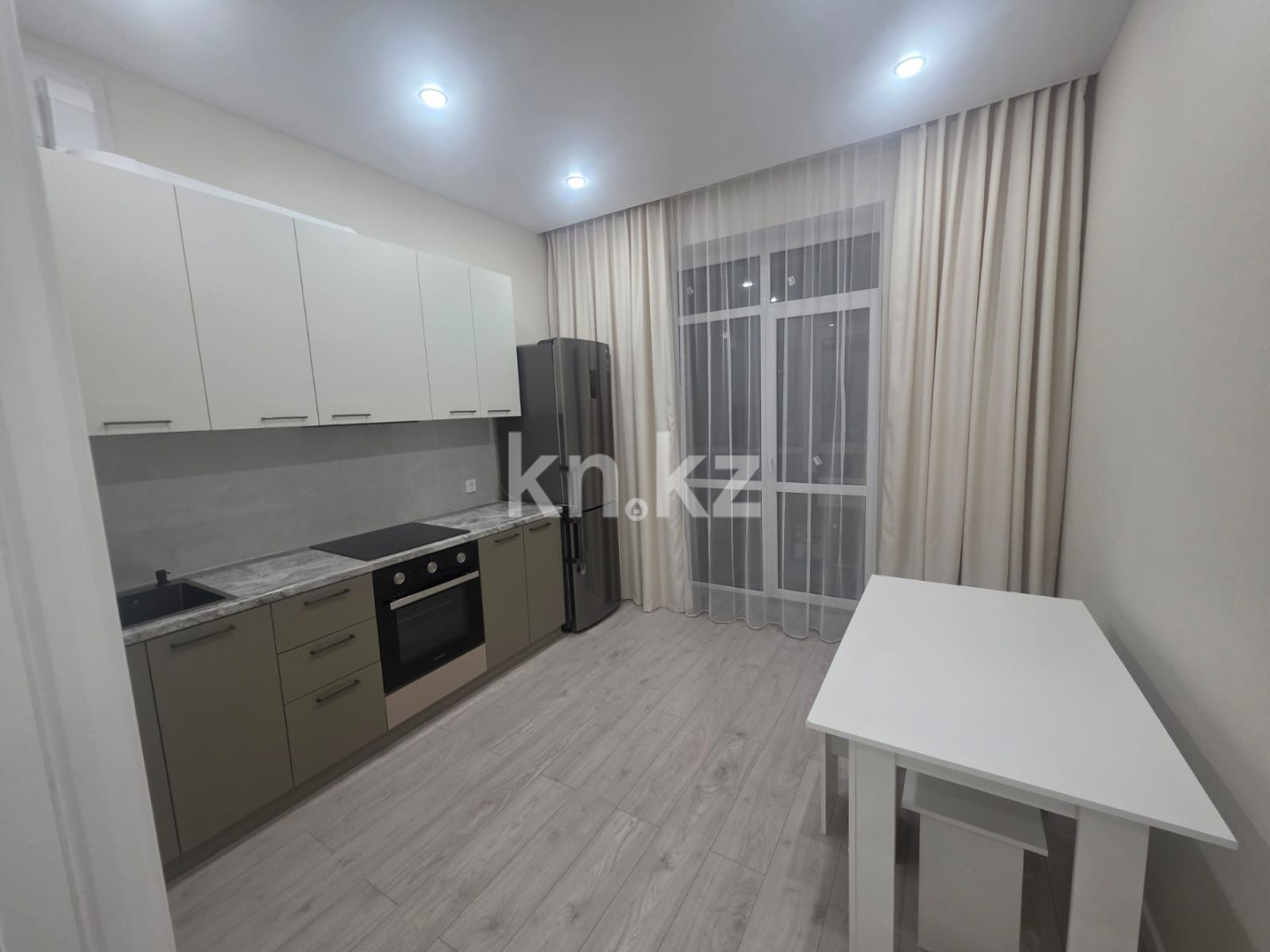 Аренда 1-комнатной квартиры, 40 м² в Астане