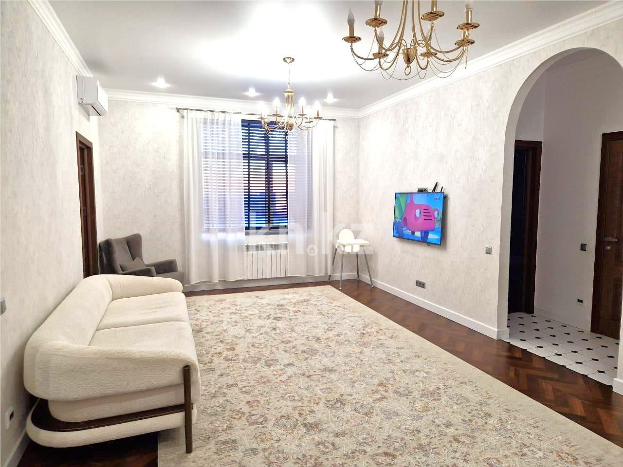 Продажа 4-комнатной квартиры, 90 м², ул. Момышулы в Караганде
