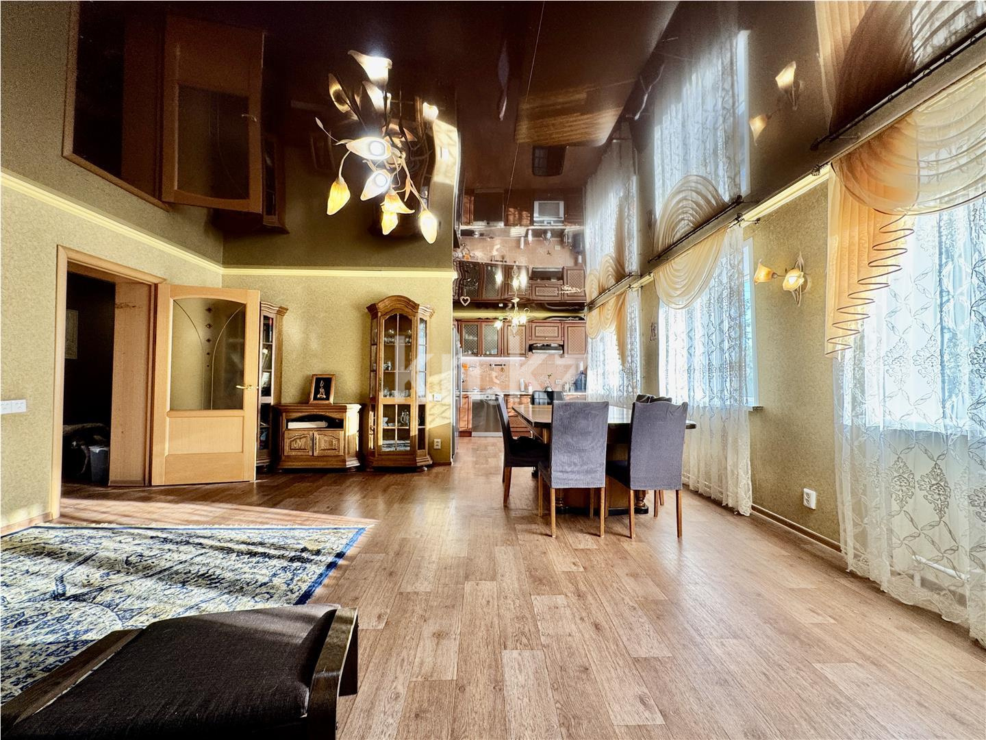 Продажа 3-комнатной квартиры, 93 м², ул. Гоголя, дом  46/3 в Караганде - фото 5