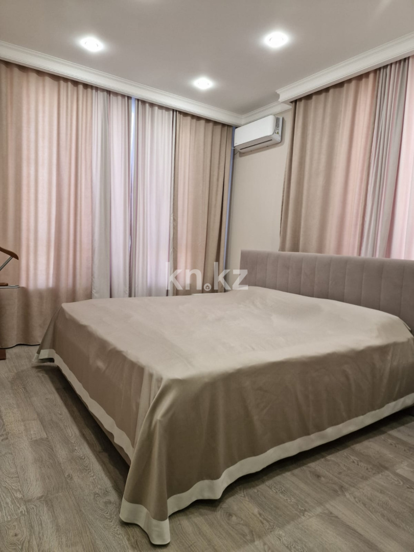 Продажа 4-комнатной квартиры, 130 м², пр. Туран, дом  41 - ул. Сыганак в Астане - фото 3