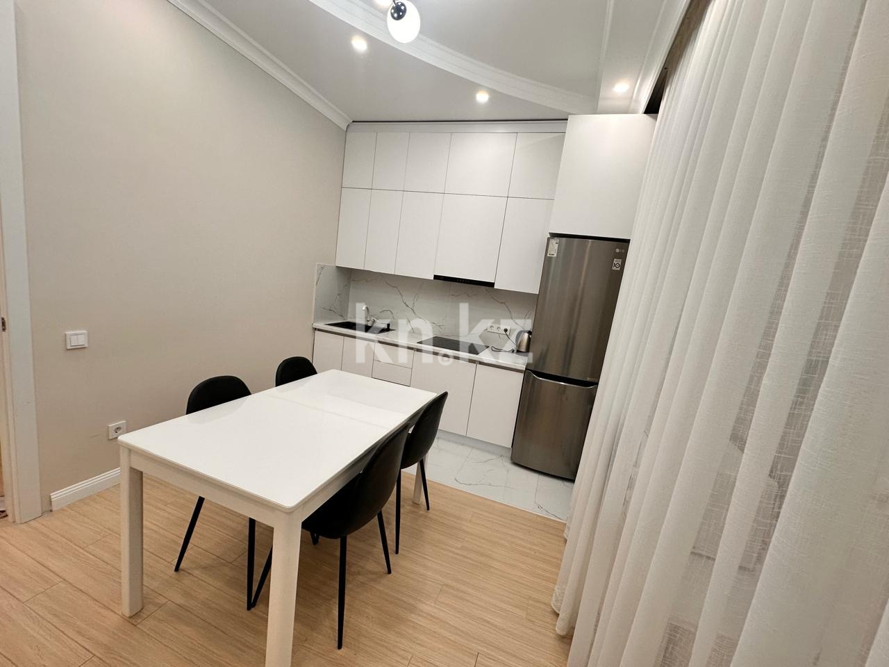Аренда 1-комнатной квартиры, 53 м² в Астане