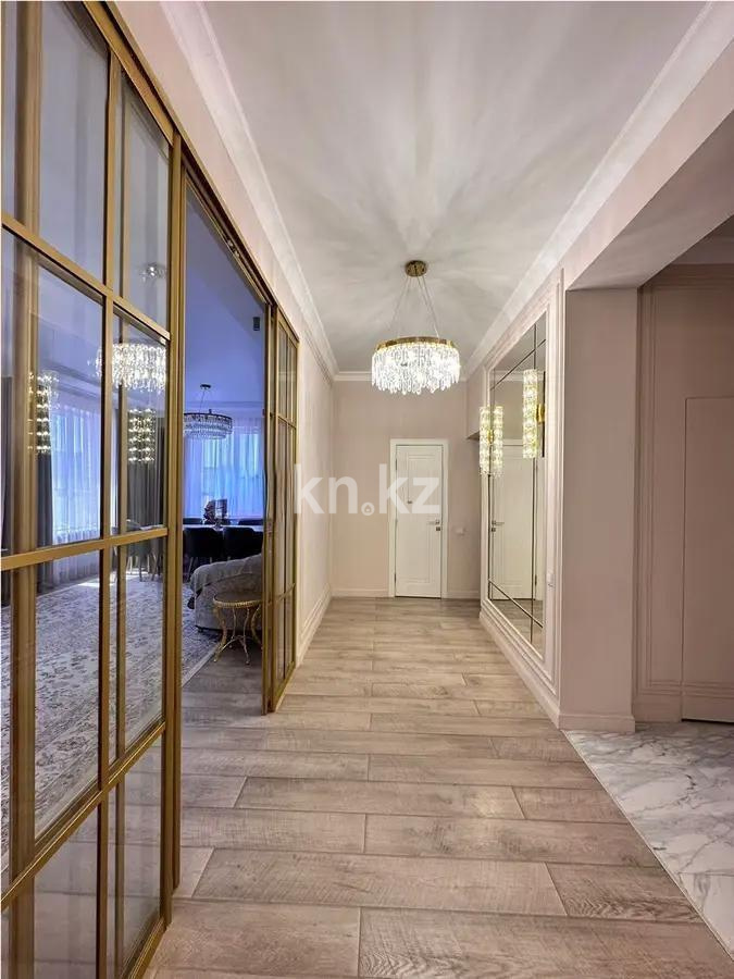 Продажа 5-комнатной квартиры, 160 м², ул. Муканова, дом  41/24 в Караганде - фото 9