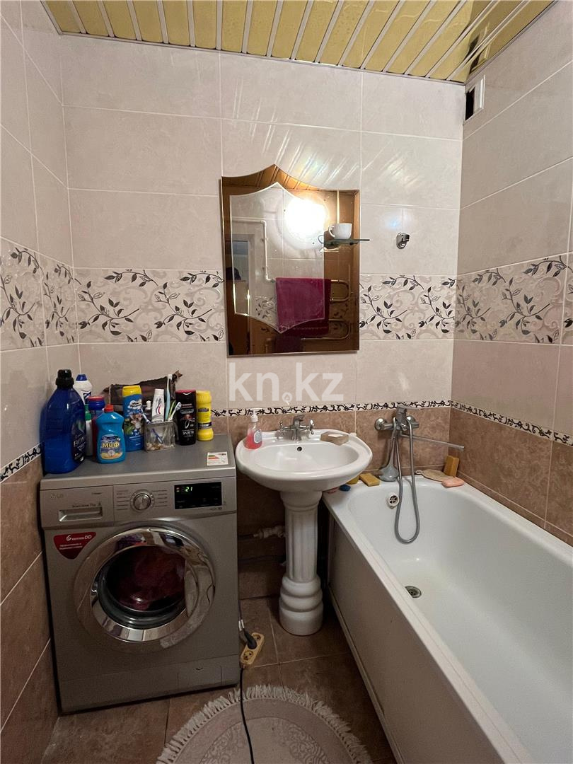 Продажа 3-комнатной квартиры, 61 м², мкр-н Восток-1 в Караганде - фото 15