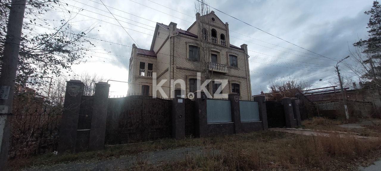 Продажа 9-комнатного дома, 517.9 м², Досжанова, дом  9 в Костанае