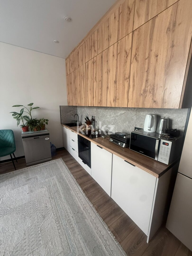 Аренда 4-комнатной квартиры, 100 м² в Астане