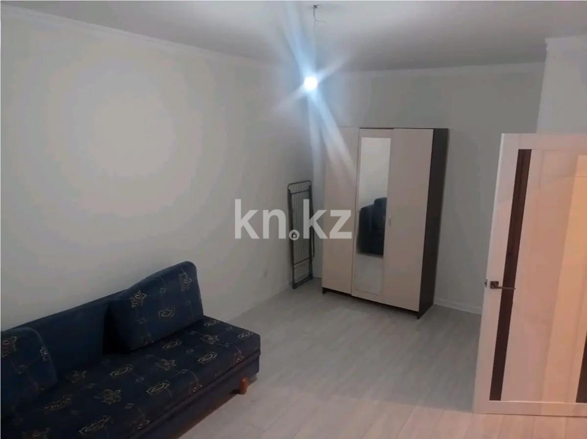 Продажа 1-комнатной квартиры, 38 м², пр. Кабанбай батыра, дом  59 в Астане