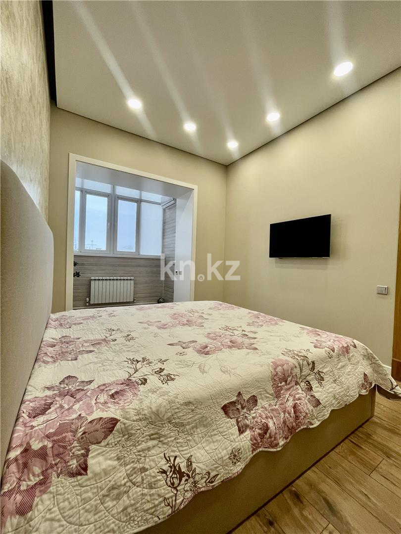 Продажа 3-комнатной квартиры, 82 м², мкр. Гульдер-1, дом  1/4 в Караганде - фото 11