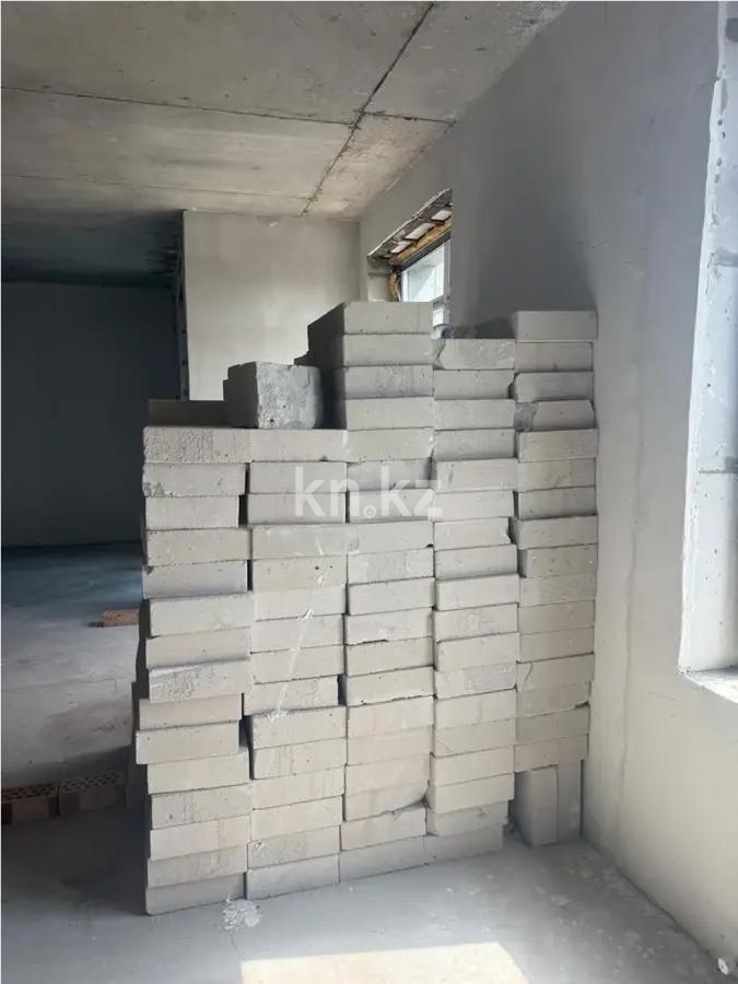 Продажа 2-комнатной квартиры, 82 м², пр. Строителей, дом  28/3 блок Б в Караганде - фото 2