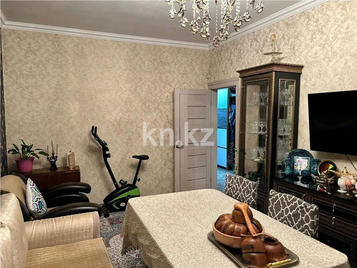 Продажа 3-комнатной квартиры, 80 м², мкр-н Аксай-4, дом  101 в Алматы - фото 2