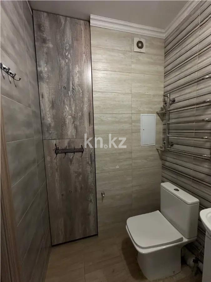 Продажа 2-комнатной квартиры, 74 м², мкр-н Аксай-4, дом  119 в Алматы - фото 5