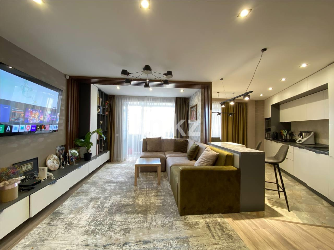 Продажа 4-комнатной квартиры, 102 м², пр. Н. Абдирова, дом  19 в Караганде