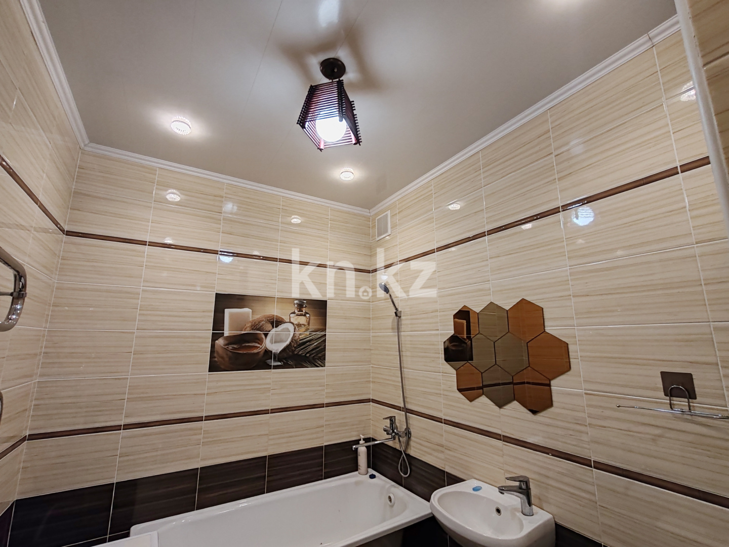 Продажа 3-комнатной квартиры, 80 м², ул. Сарыарка, дом  19 в Караганде - фото 6