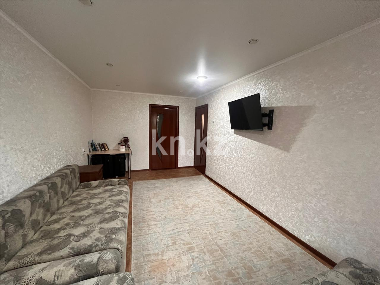 Продажа 2-комнатной квартиры, 43 м², ул. Язева в Караганде - фото 2