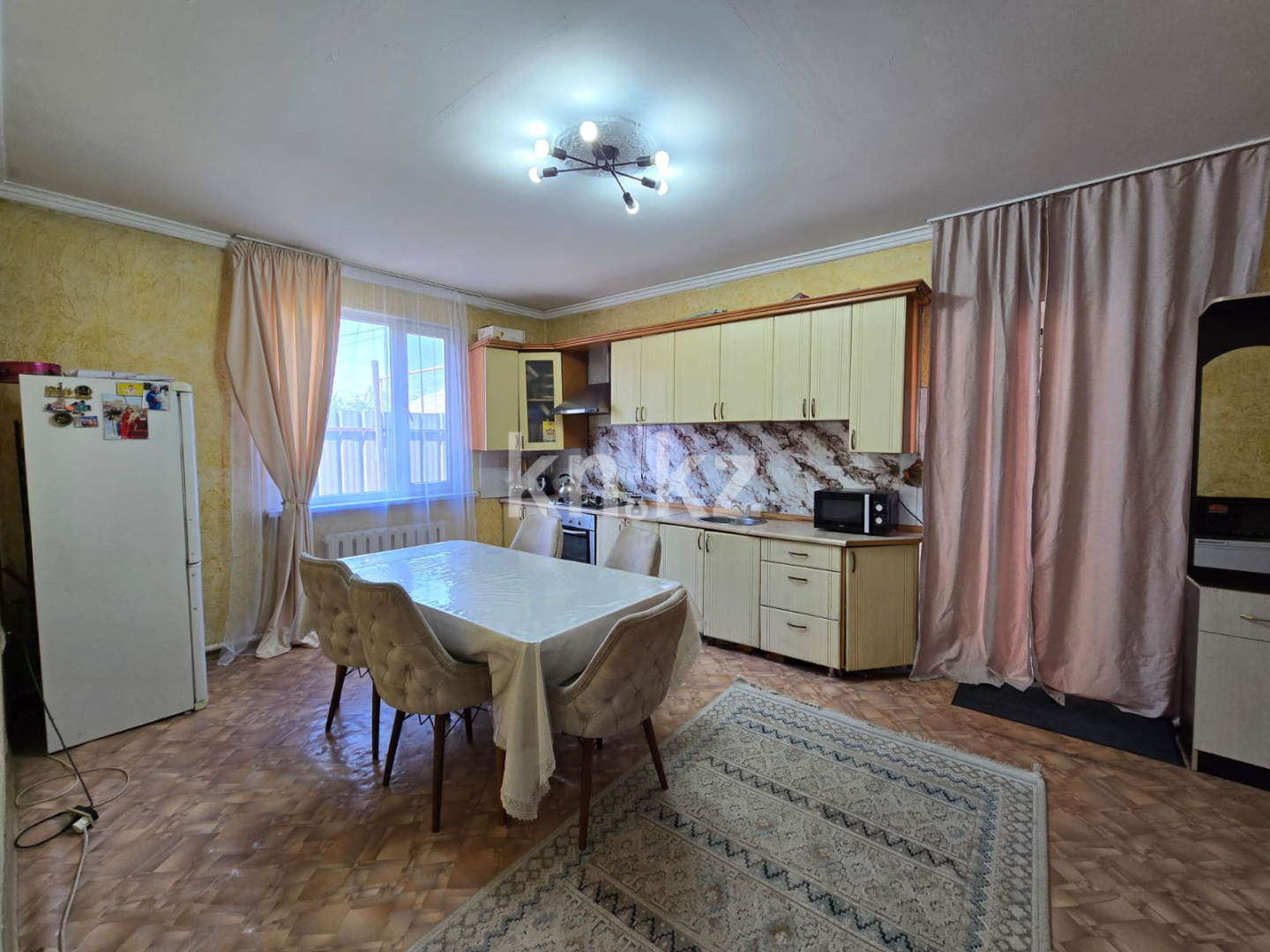 Продажа 3-комнатного дома, 80 м², мкр-н Айгерим-1 в Алматы