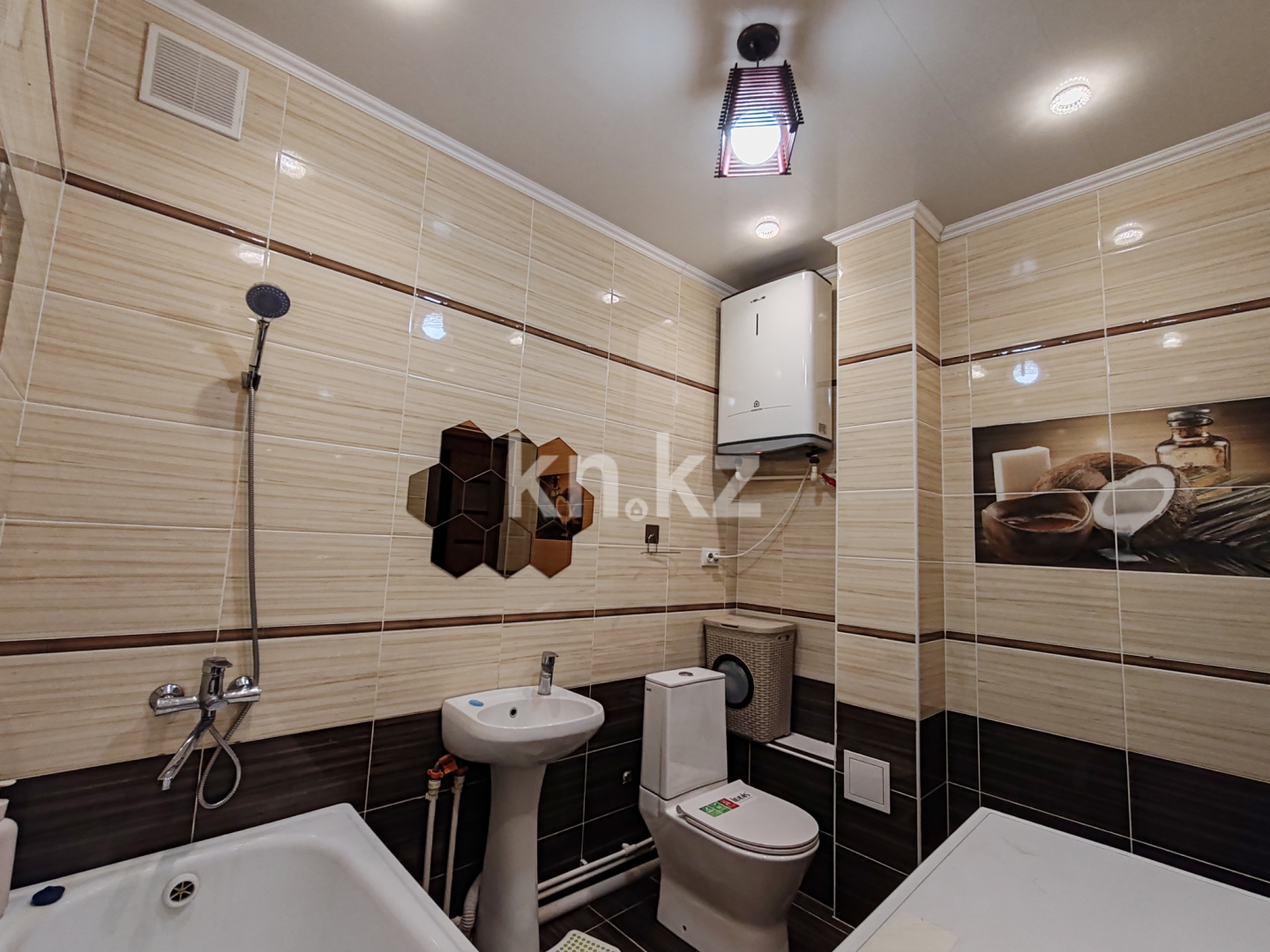 Продажа 3-комнатной квартиры, 80 м², ул. Сарыарка, дом  19 в Караганде - фото 7