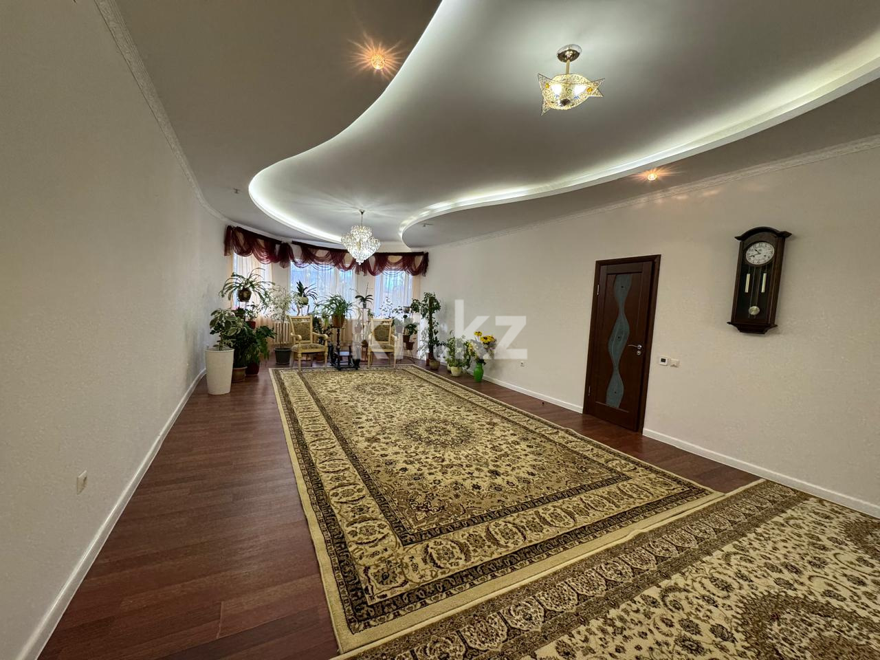 Аренда 8-комнатного дома, 400 м², ул. Кыз-Жибек в Астане - фото 10