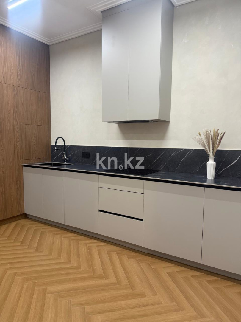 Продажа 4-комнатной квартиры, 111.6 м², Сейфуллина в Алматы - фото 5