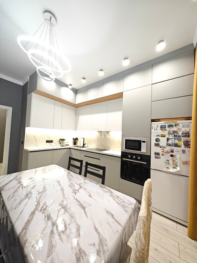 Продажа 3-комнатной квартиры, 82 м², ул. Муканова, дом  43/21 в Караганде - фото 4