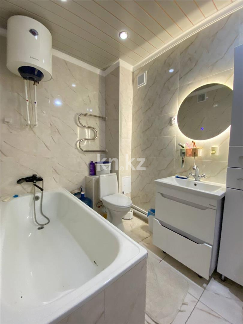 Продажа 3-комнатной квартиры, 76 м², ул. Дружбы, дом  126а в Караганде - фото 9