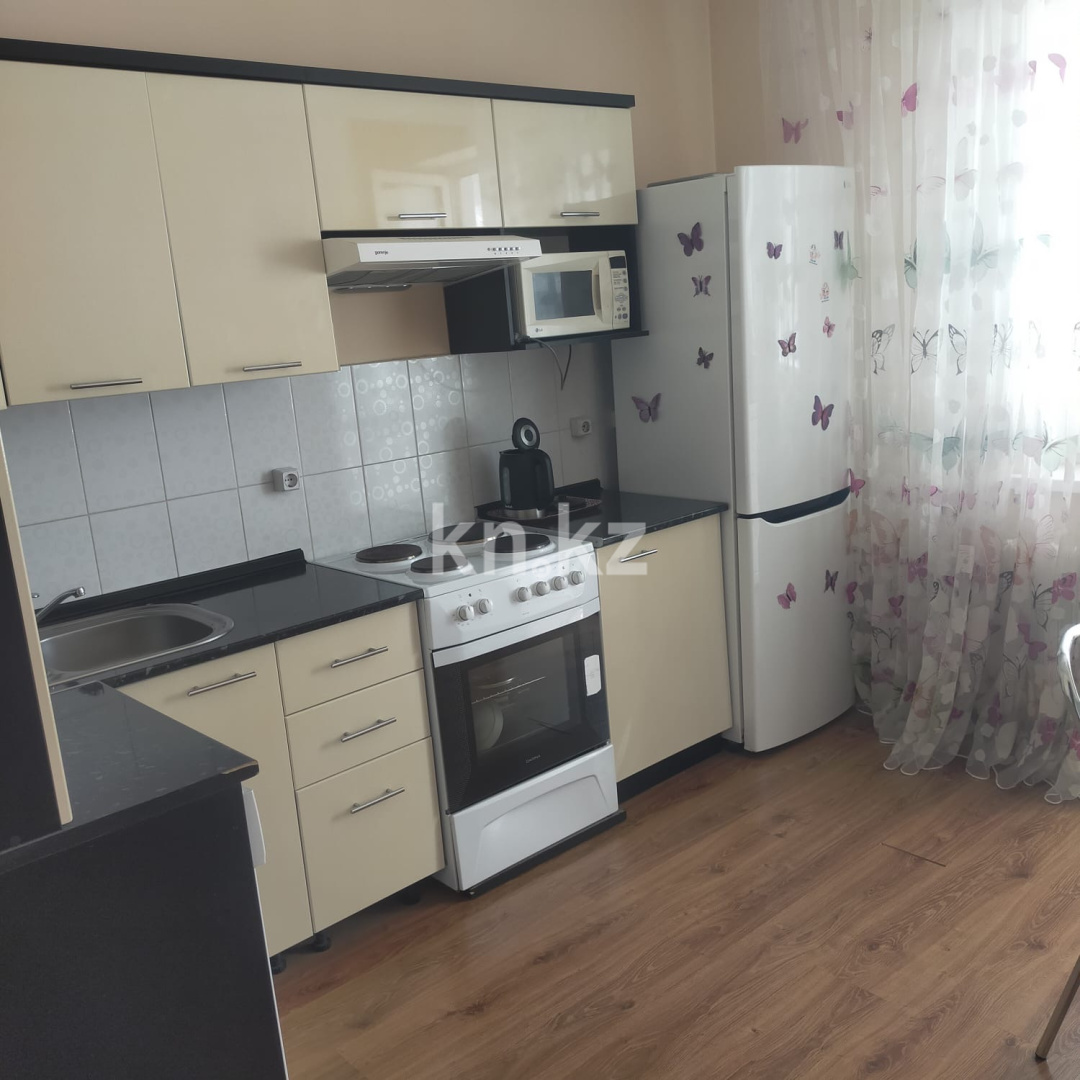 Аренда 1-комнатной квартиры, 40 м² в Астане