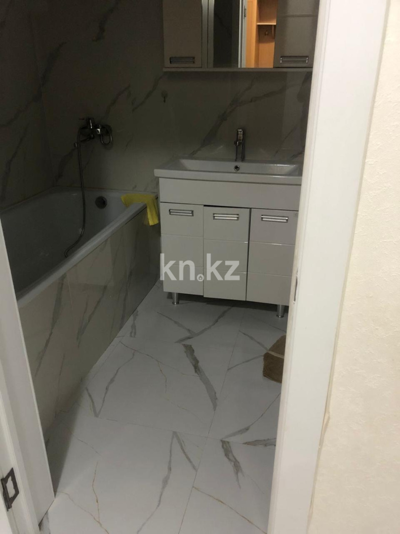 Аренда 1-комнатной квартиры, 40 м², ул. Ардагерлер, дом  38/3 в Астане - фото 20