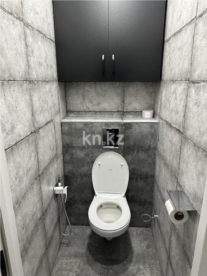 Продажа 2-комнатной квартиры, 67 м², мкр-н Самал-1, дом  33 в Алматы - фото 5