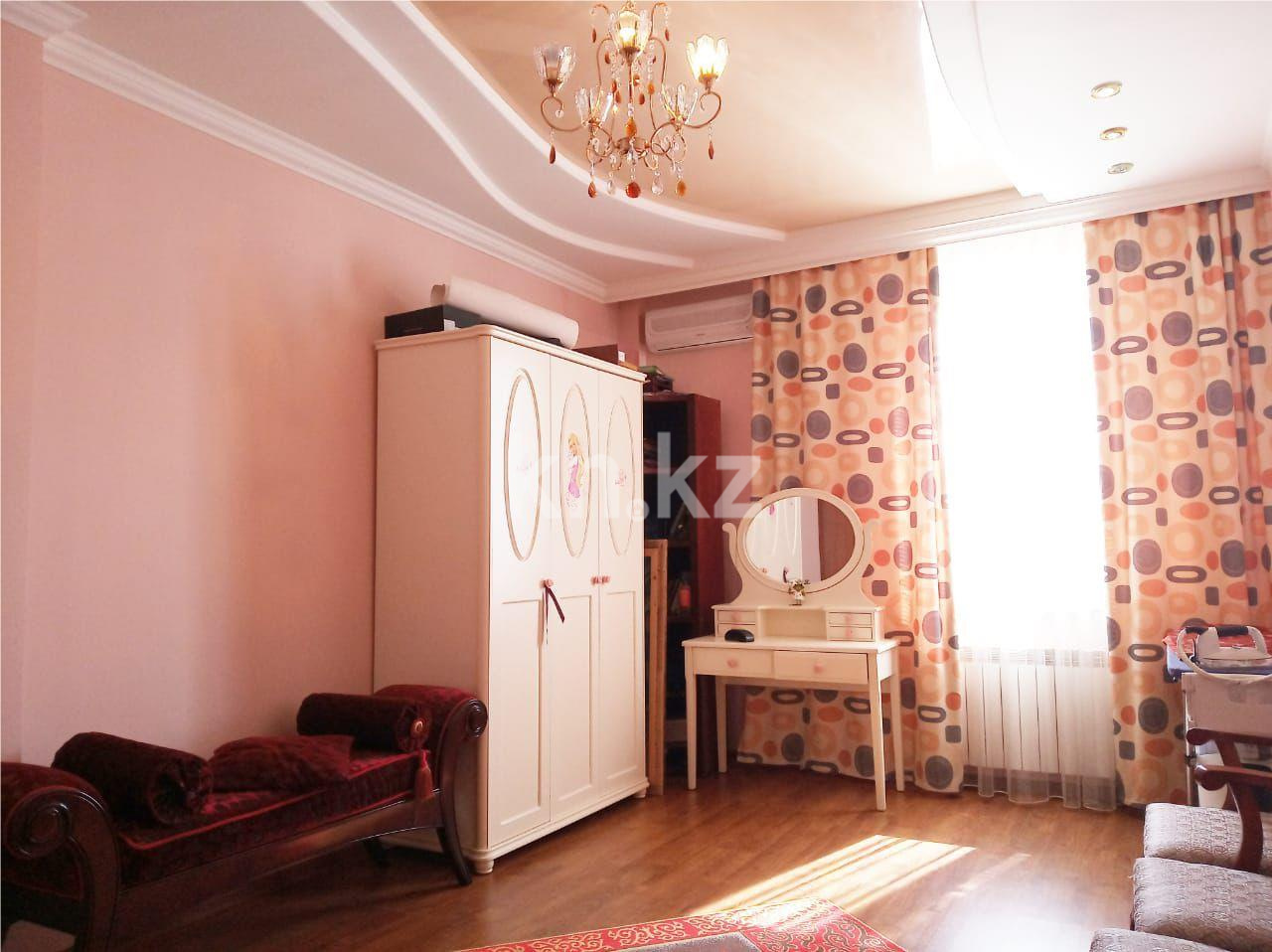 Продажа 4-комнатной квартиры, 181.8 м², ул. Кенесары в Астане - фото 30