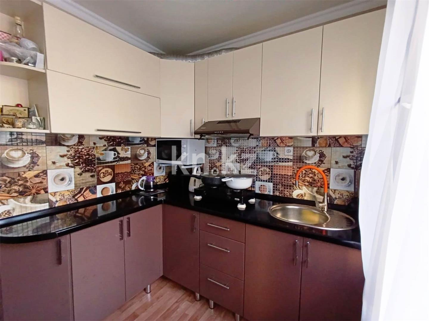 Продажа 3-комнатной квартиры, 48 м², 17-й мкр., дом  55 в Караганде