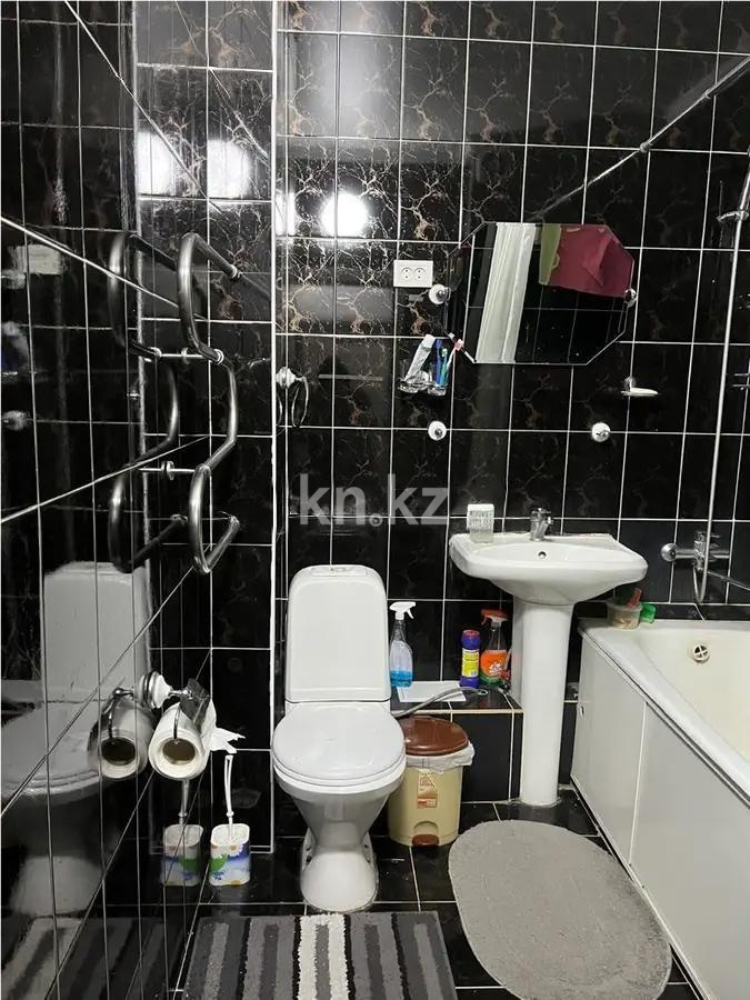 Продажа 1-комнатной квартиры, 41 м², ул. Толе би, дом  198 в Алматы - фото 3