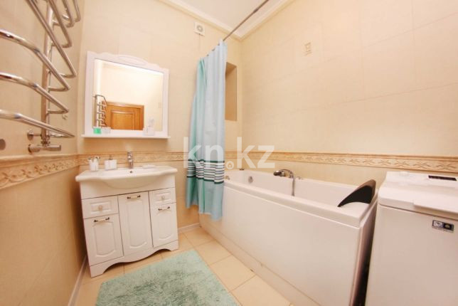 Аренда 3-комнатной квартиры посуточно, 130 м², ул. Розыбакиева, дом  289 в Алматы - фото 17