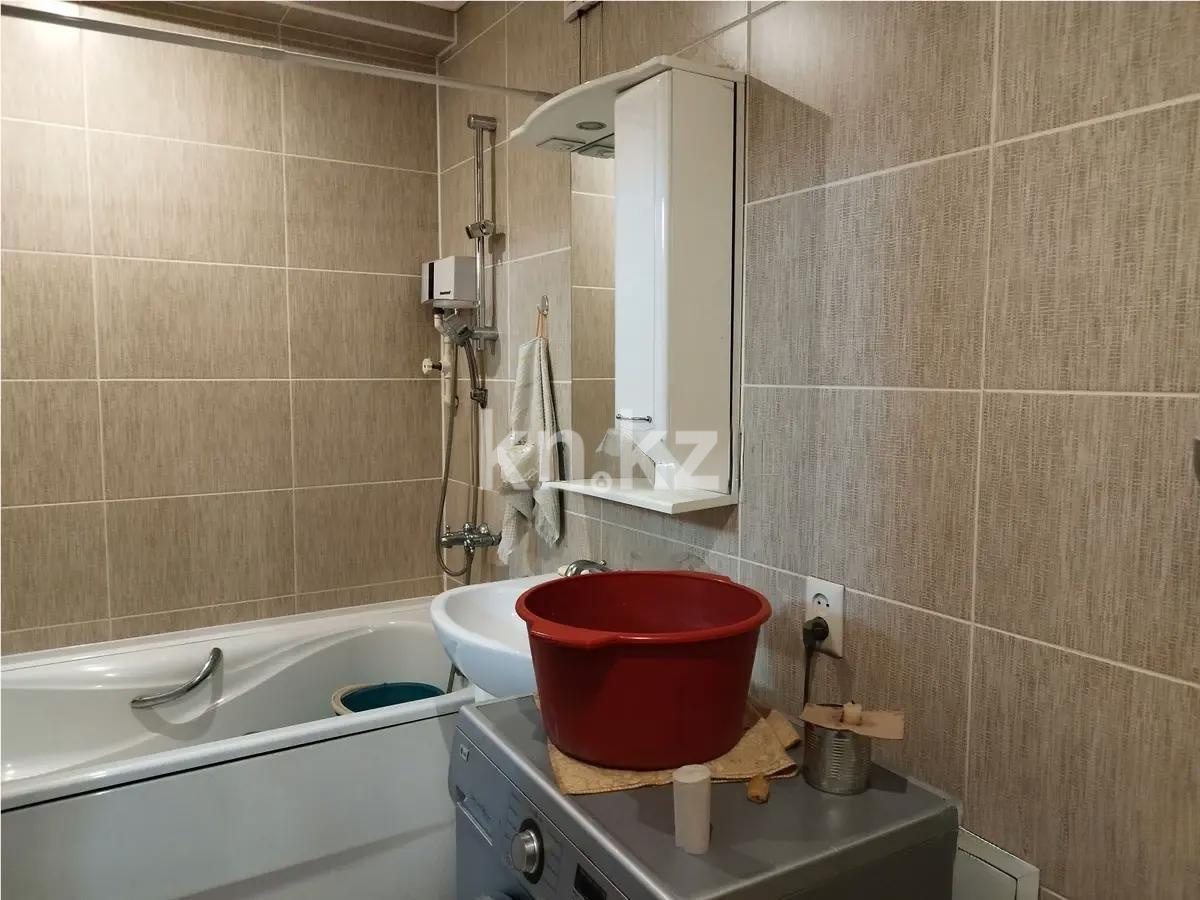 Продажа 2-комнатной квартиры, 52 м², ул. Абая, дом  44 в Караганде - фото 6