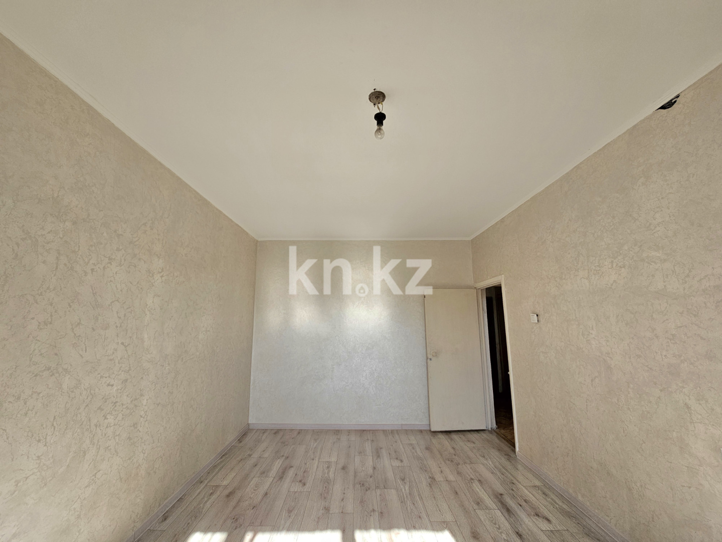 Продажа 3-комнатной квартиры, 69 м², мкр. Аксай-3 в Алматы