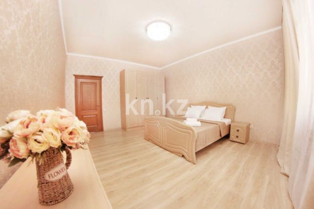 Аренда 3-комнатной квартиры посуточно, 130 м², ул. Розыбакиева, дом  289 в Алматы - фото 4