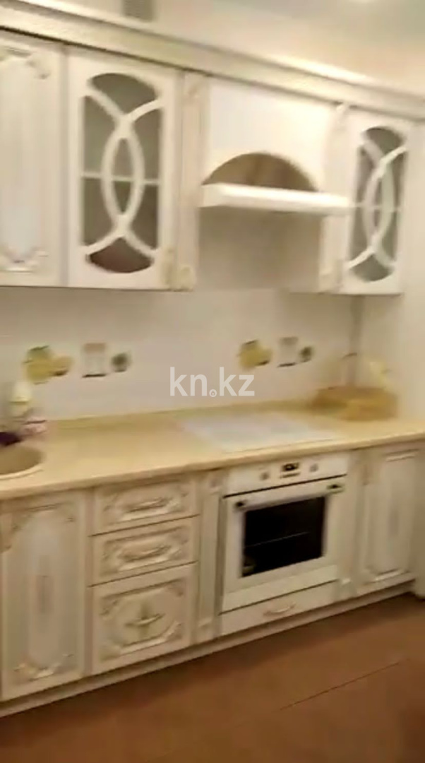 Аренда 3-комнатной квартиры, 122 м² в Астане