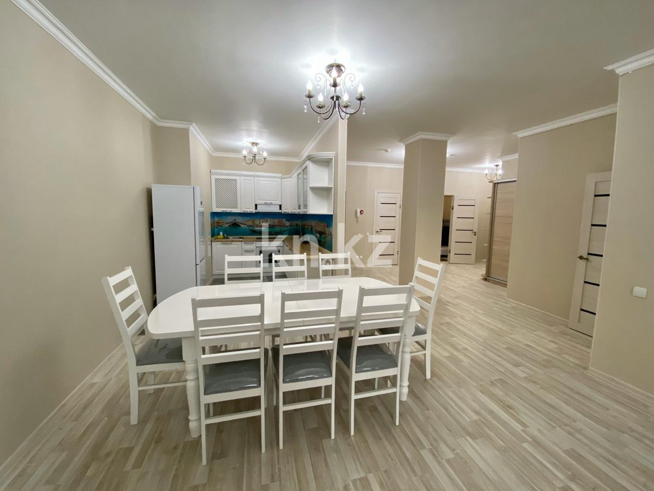 Аренда 4-комнатной квартиры посуточно, 180 м², ул. Достык, дом  5/1 - ул. Сауран в Астане - фото 4