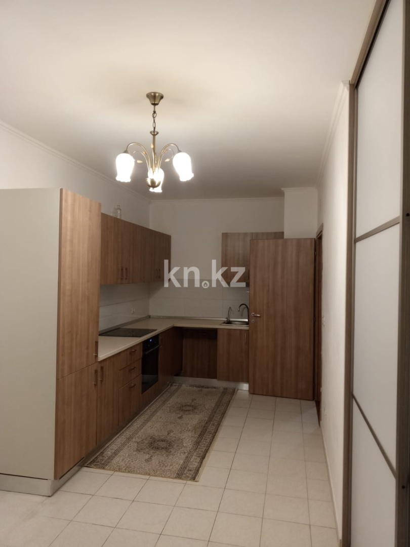 Аренда 4-комнатной квартиры, 125 м² в Астане