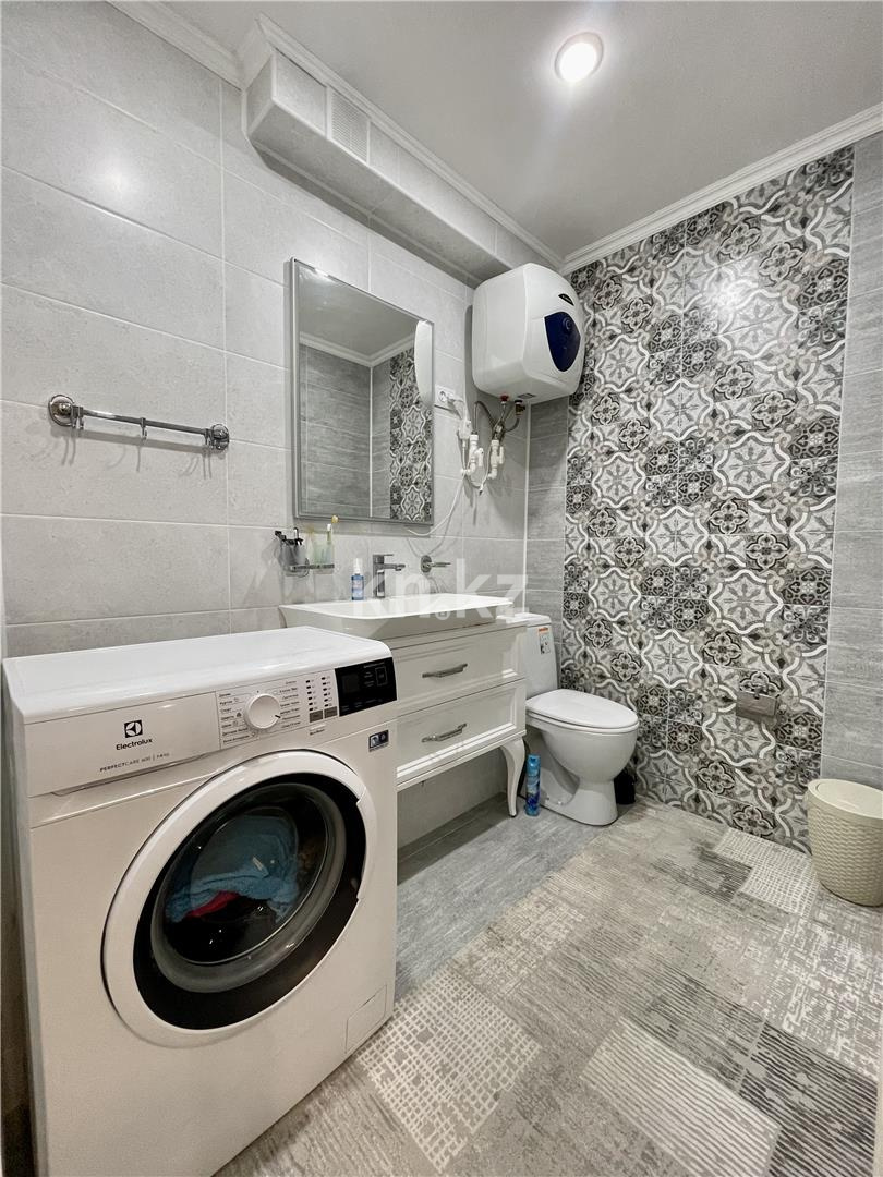 Продажа 4-комнатной квартиры, 117 м², пр. Республики, дом  4 в Караганде - фото 25