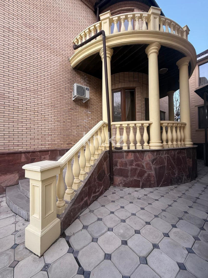 Продажа дома, 700 м², ул. Жамакаева в Алматы - фото 8