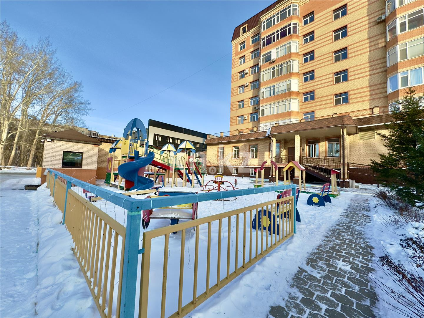 Продажа 5-комнатной квартиры, 217 м², ул. Аманжолова, дом  41 в Караганде - фото 39